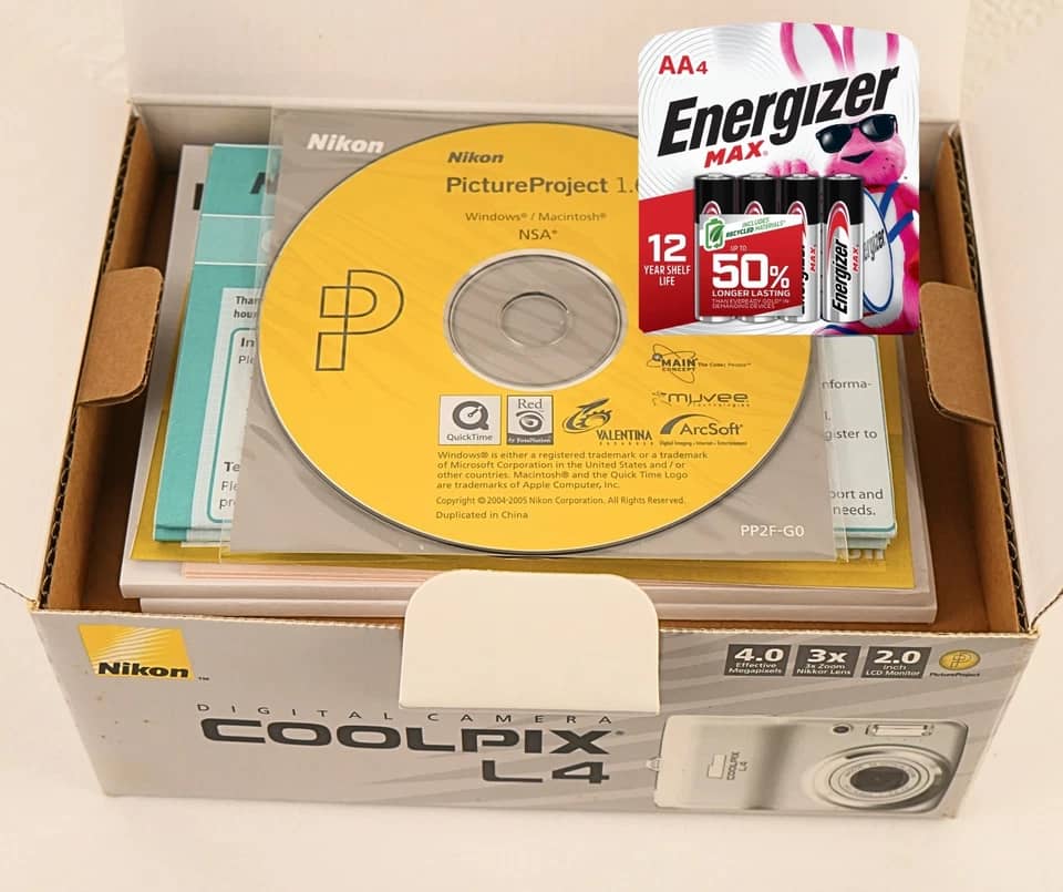 Nikon COOLPIX L4 Digital Cameras Silver New Body Only