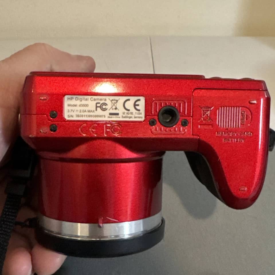 HP D3500 Digital Cameras