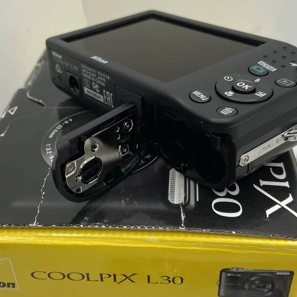 Nikon COOLPIX L30 Digital Cameras Silver Used - Good Body Only