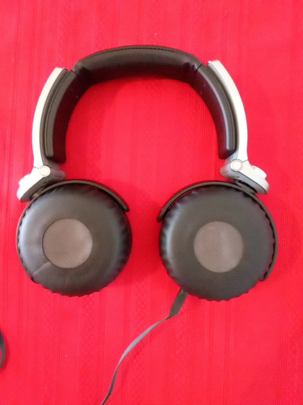Sony MDRXB800 Headphones & Earbuds Black New