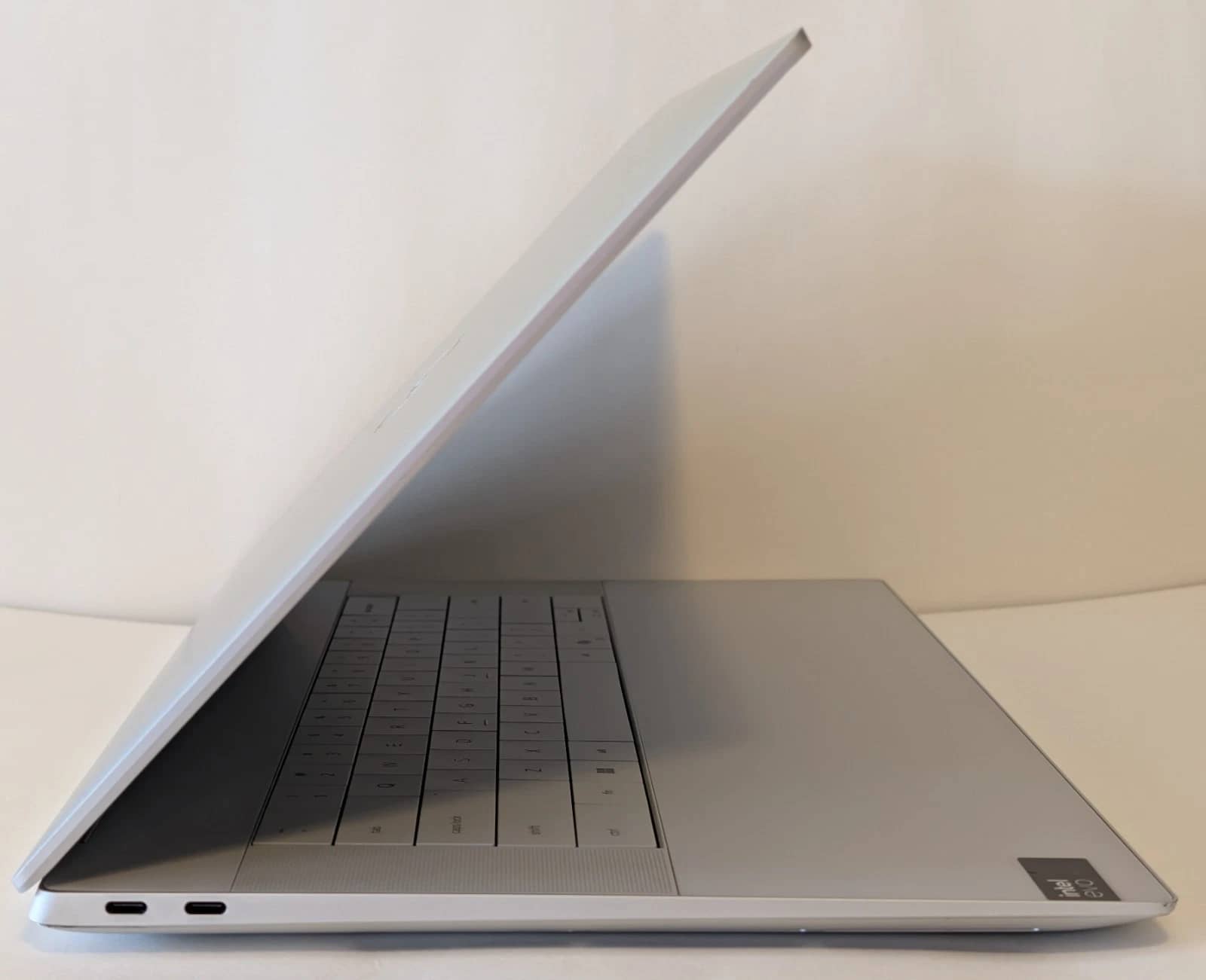 Dell XPS 9640 Computers 1TB 16GB Used - Good