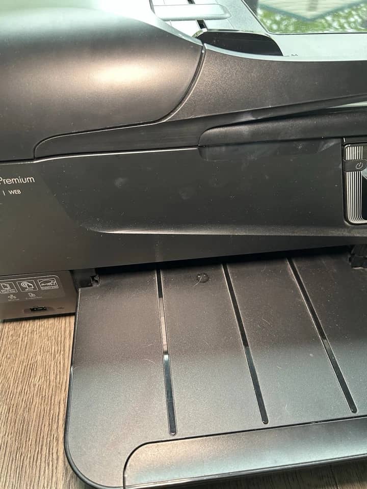 HP Officejet 6700 Premium Printers For parts or not working