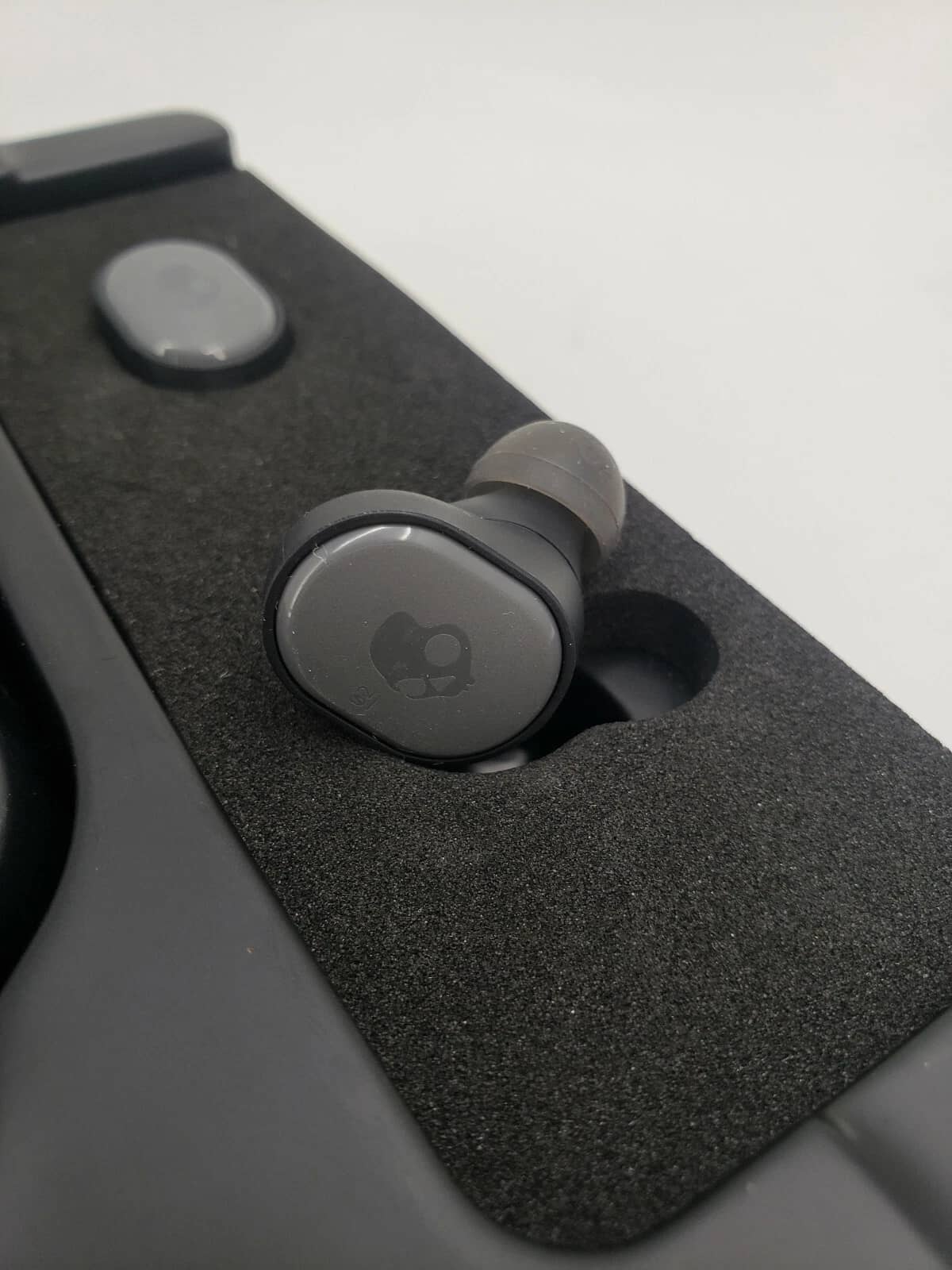 Skullcandy Sesh Headphones & Earbuds Black New