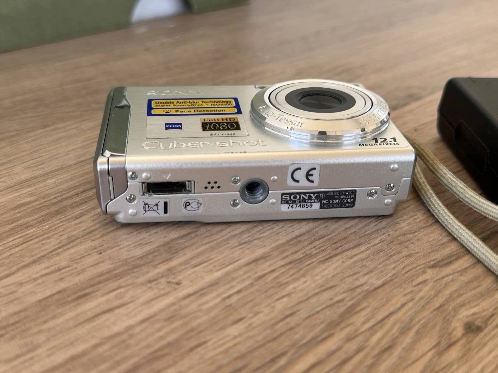Sony Cyber-shot DSC-W200 Digital Cameras Silver New Body Only