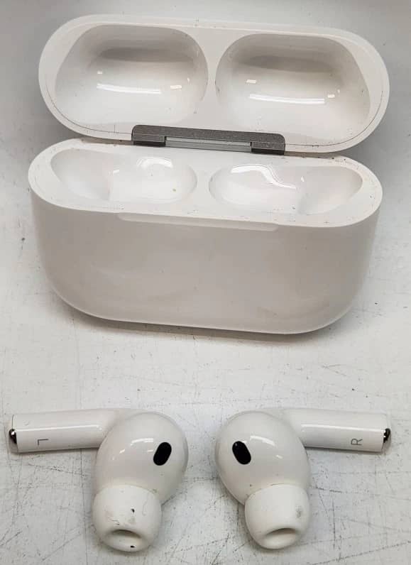 Apple AirPods Pro Headphones & Earbuds White New