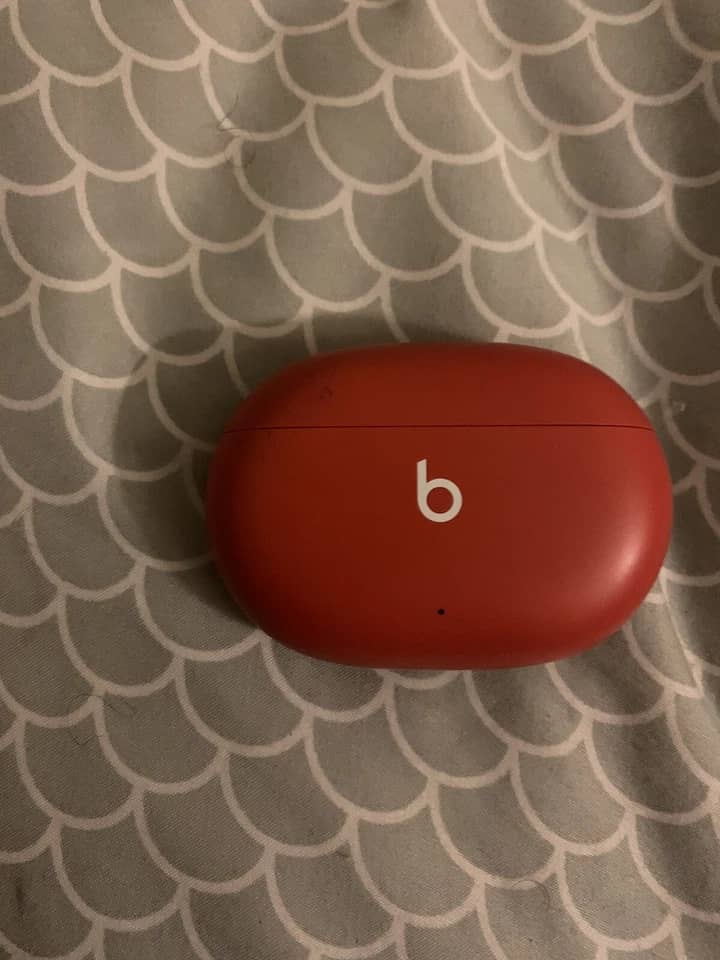 Apple Studio Headphones & Earbuds 