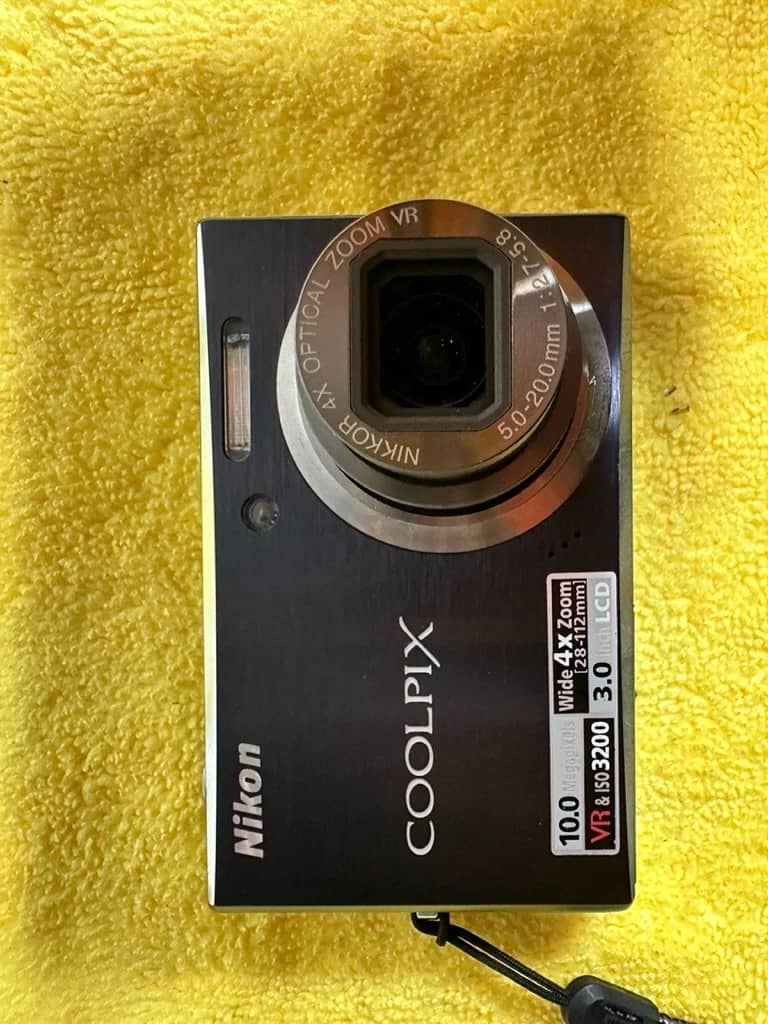Nikon COOLPIX S610c Digital Cameras Black New Body Only