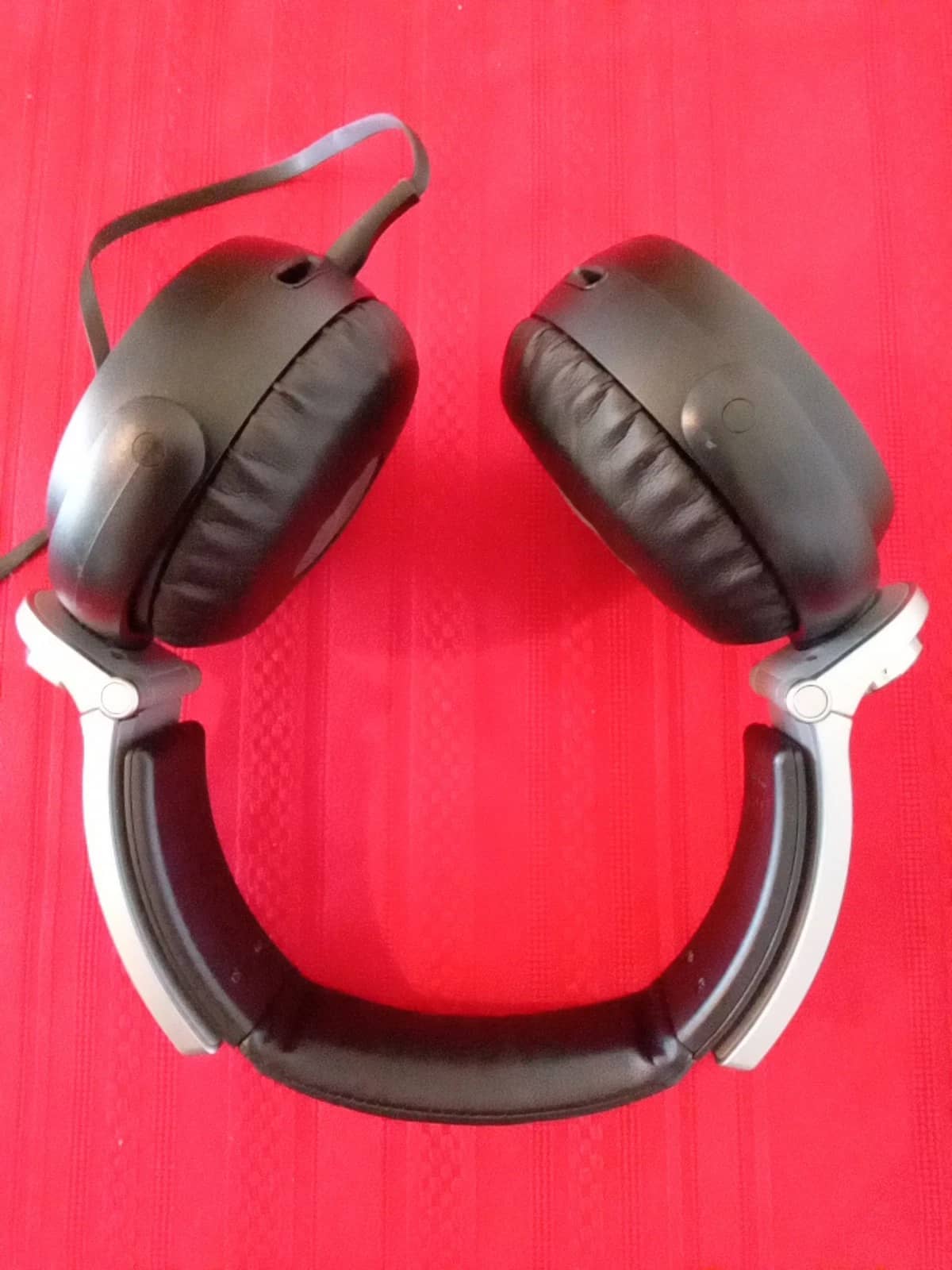 Sony MDRXB800 Headphones & Earbuds Black New
