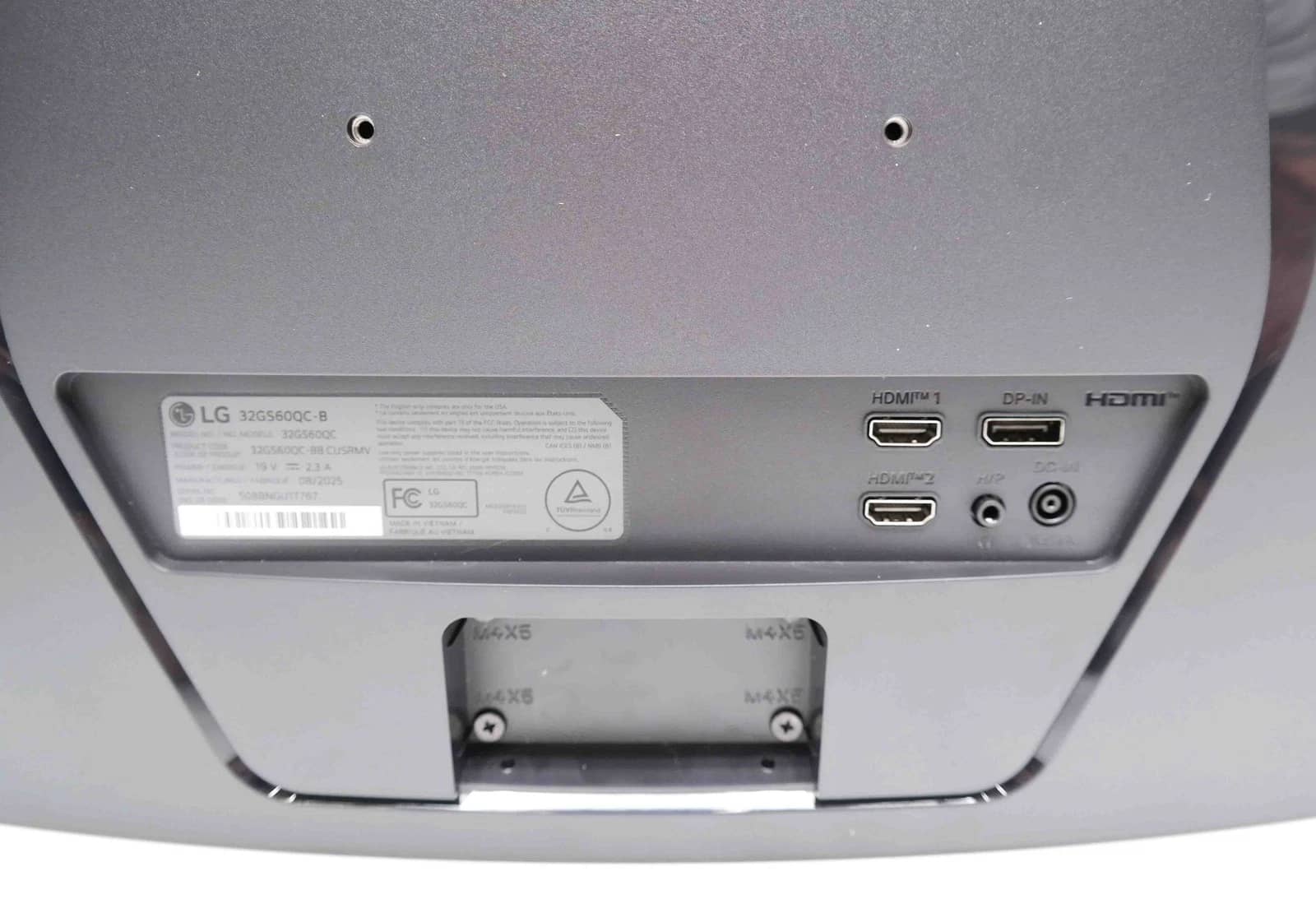 LG 32GS60QC-B Monitors For parts or not working