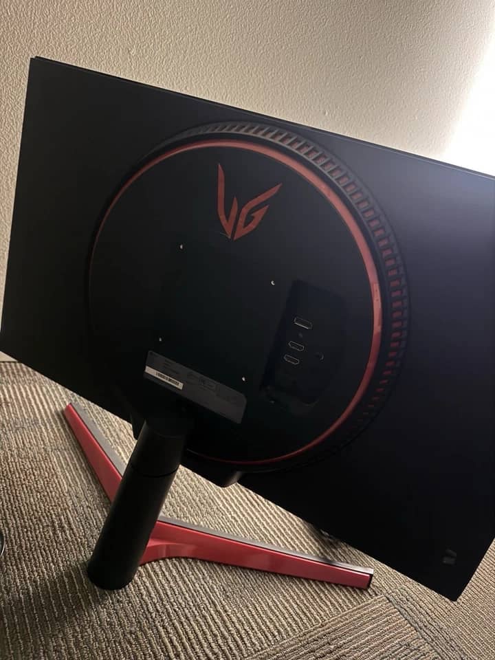 LG 27GL650F Monitors
