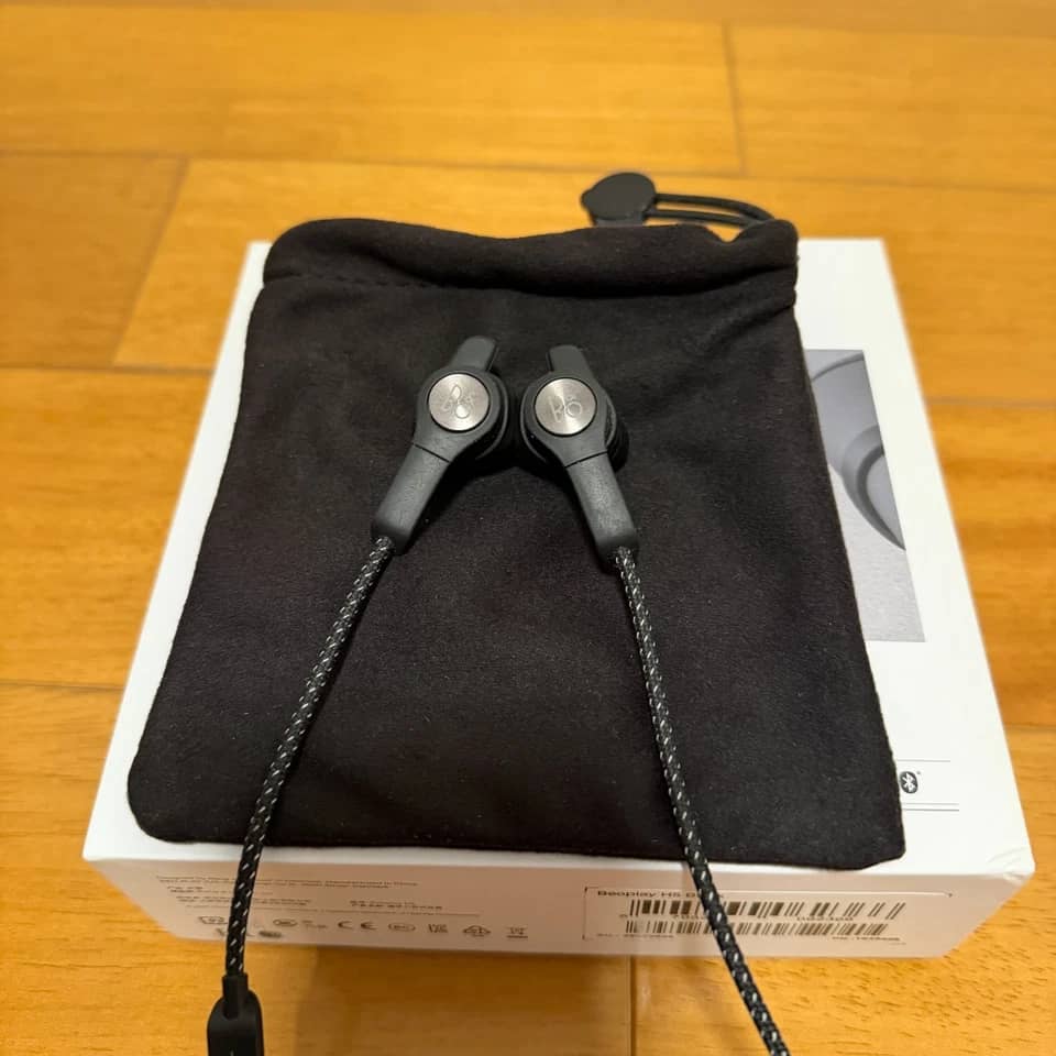 Bang & Olufsen Beoplay H5 Headphones & Earbuds 