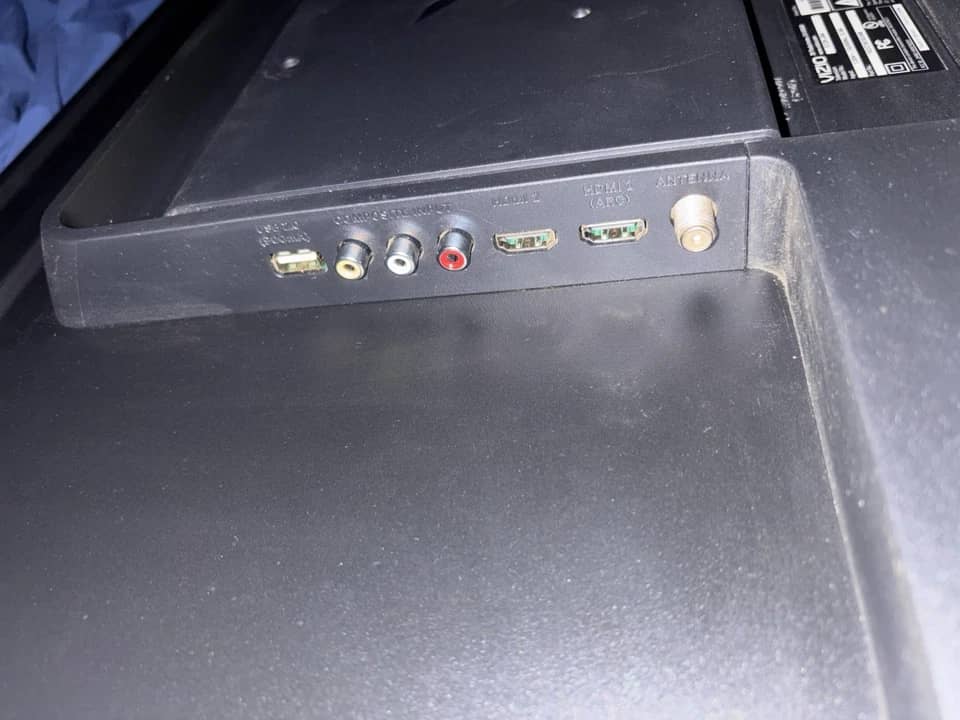 VIZIO D32f-J04 TVs