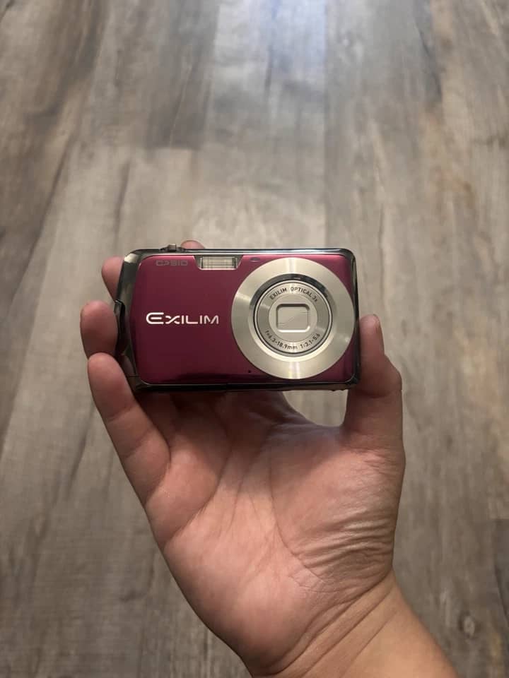 Casio Exilim EX-S5 Digital Cameras Purple New Body Only