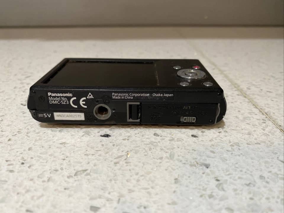 Panasonic DiMAGE Z3 Digital Cameras