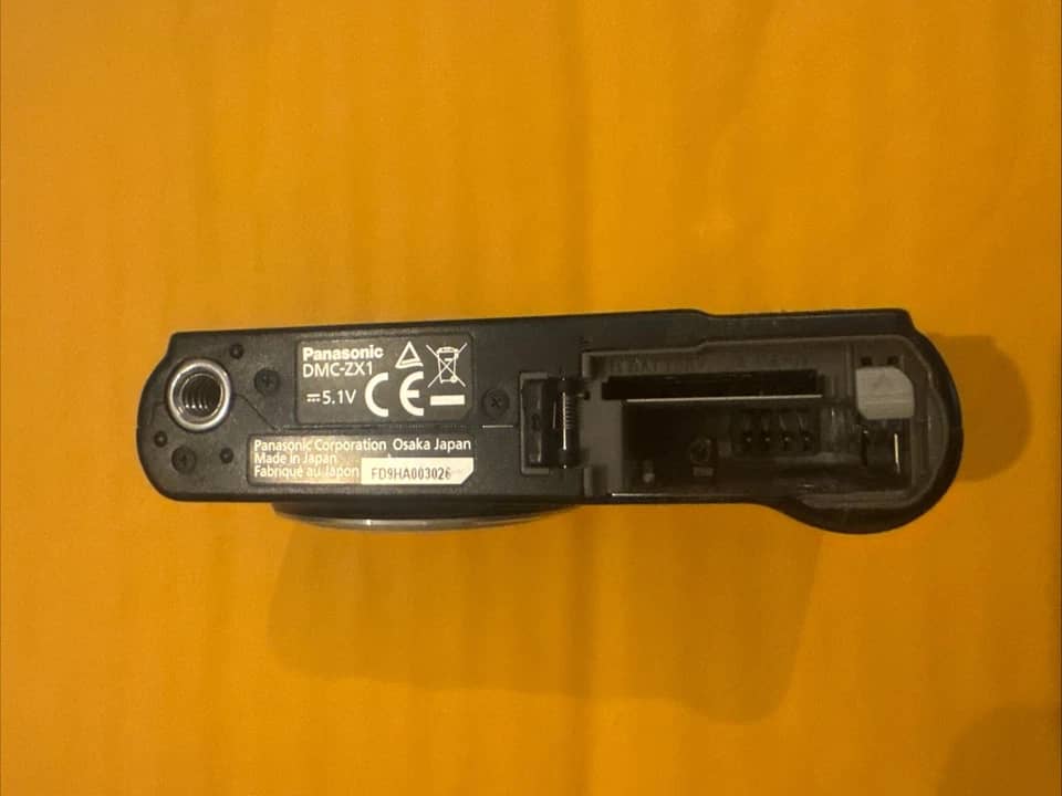 Panasonic DiMAGE Z1 Digital Cameras