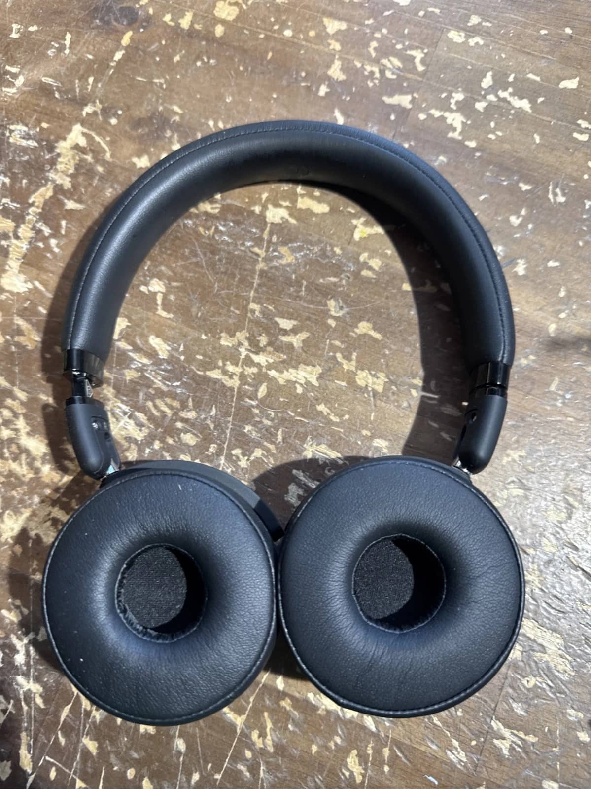 AKG AKGN60NCBTBLK Headphones & Earbuds Black Used - Good