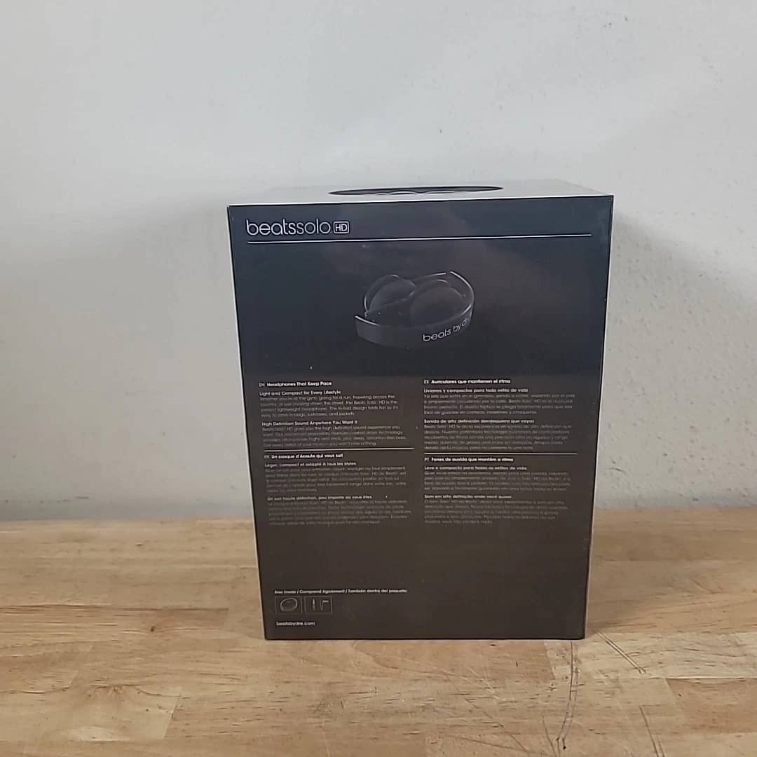 Beats Solo HD Headphones & Earbuds Black New