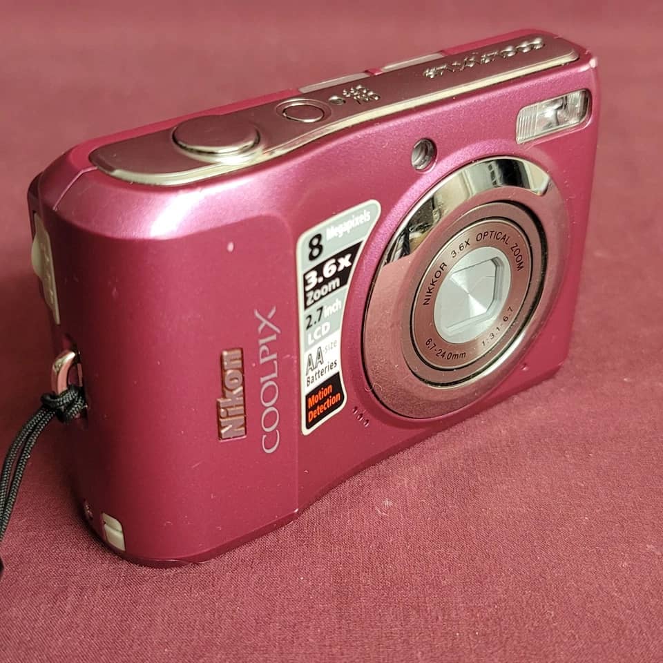 Nikon COOLPIX L19 Digital Cameras Silver Used - Good Body Only