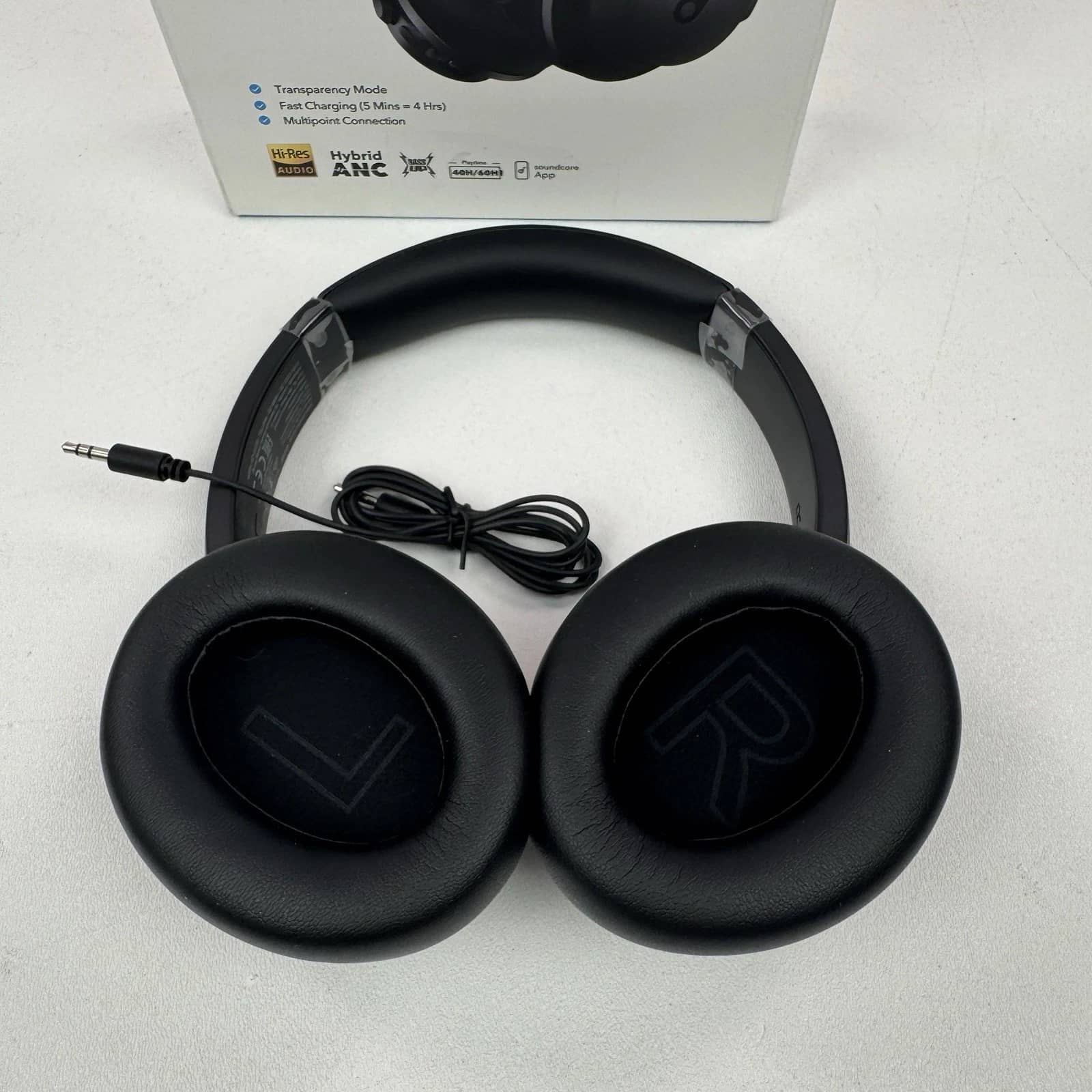 Soundcore Q20i Headphones & Earbuds White New