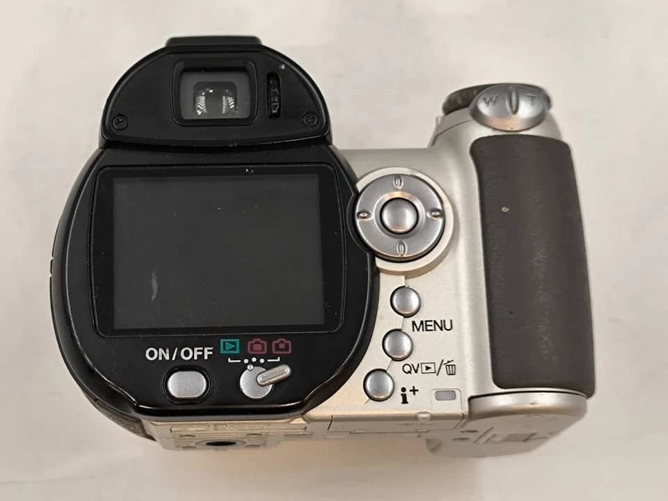 Minolta DiMAGE Z5 Digital Cameras