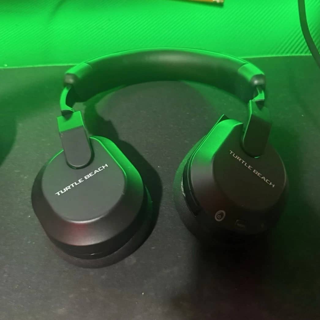 Turtle Beach Stealth 700 Gen 2 Headphones & Earbuds Black Used - Good