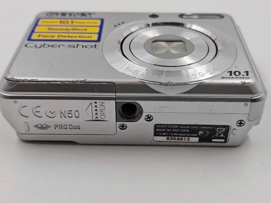 Sony Cyber-shot DSC-S930 Digital Cameras Silver New Body Only