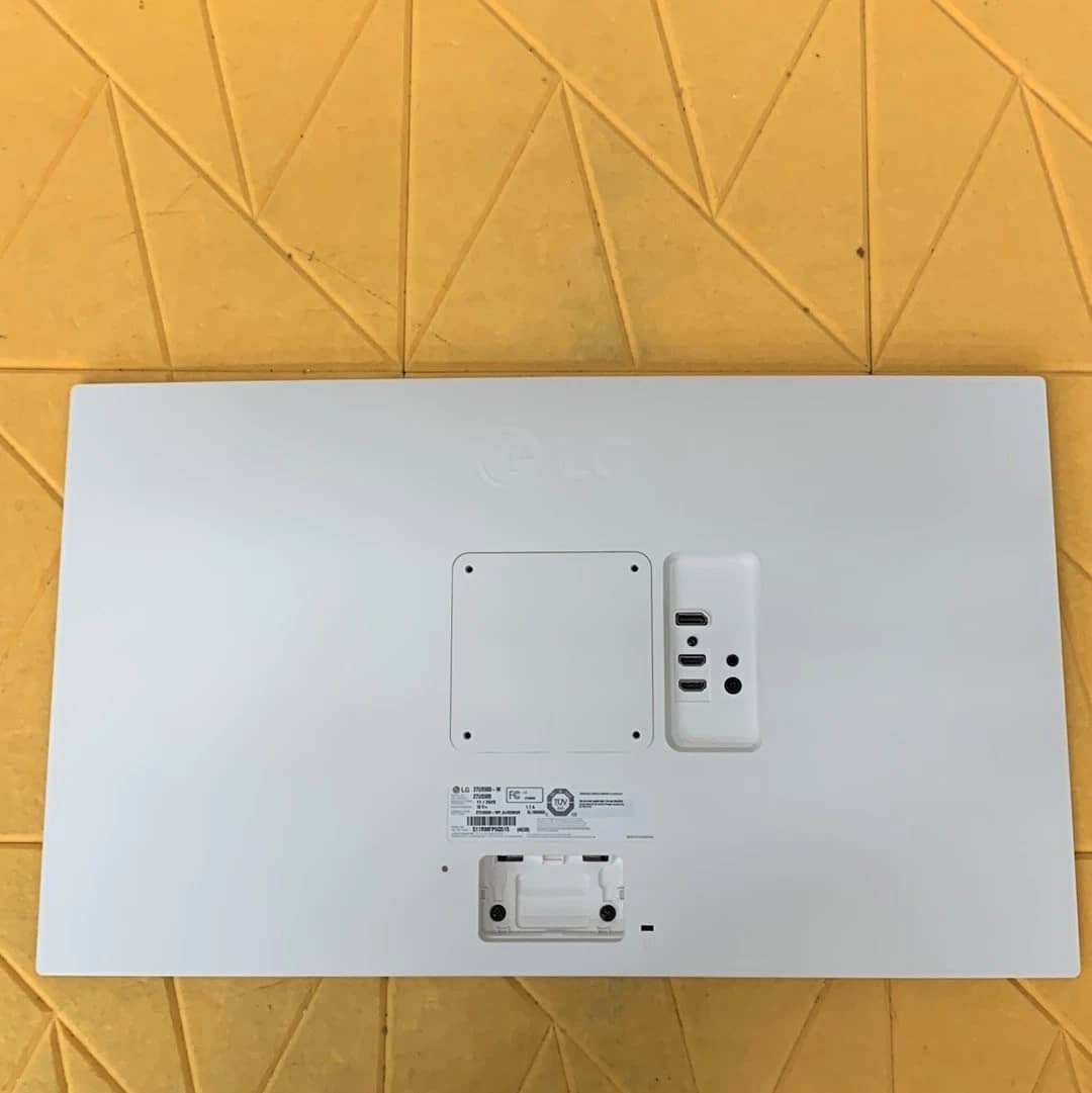 LG 27US500-W Monitors New