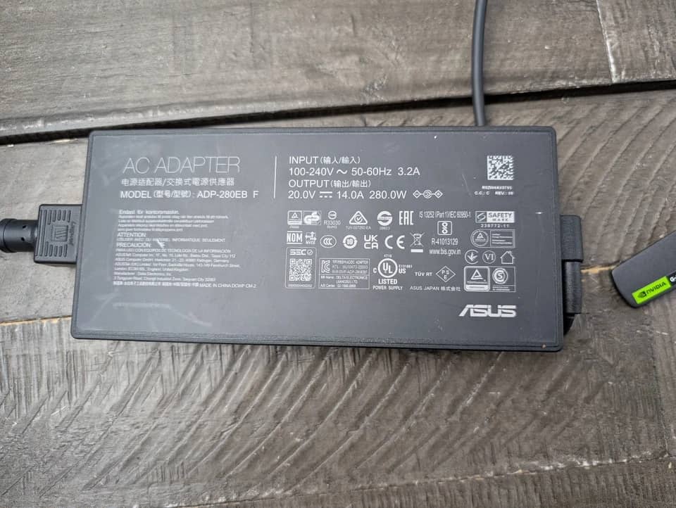 ASUS PG32UCDP Monitors