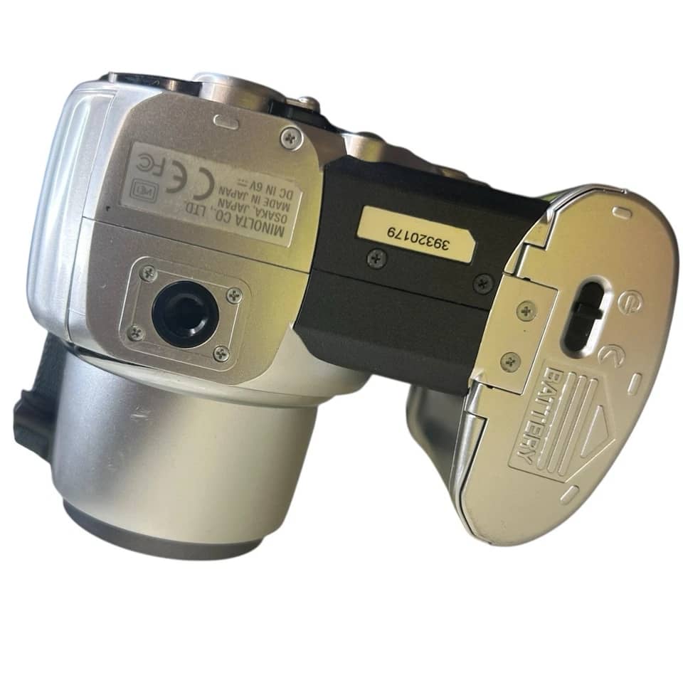 Minolta DiMAGE Z1 Digital Cameras
