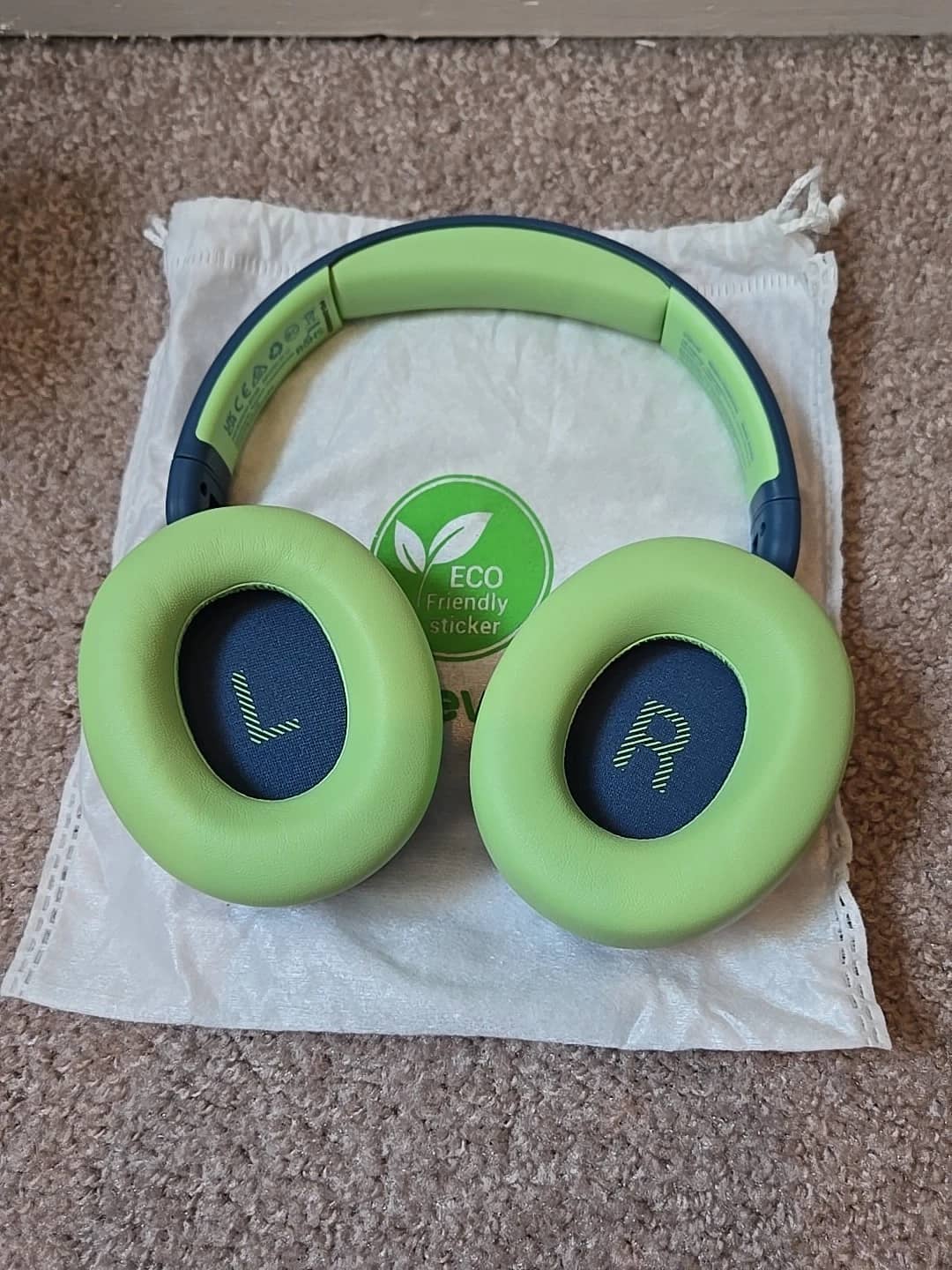 iClever BTH20 Headphones & Earbuds Blue New