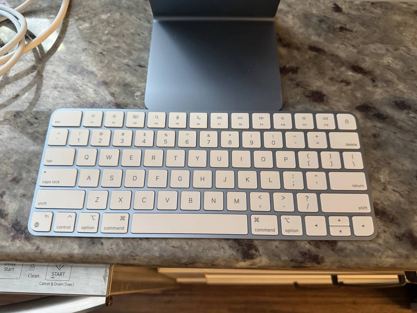 Apple iMac 24" (2021, M1 Computers 256GB 8GB Used - Good