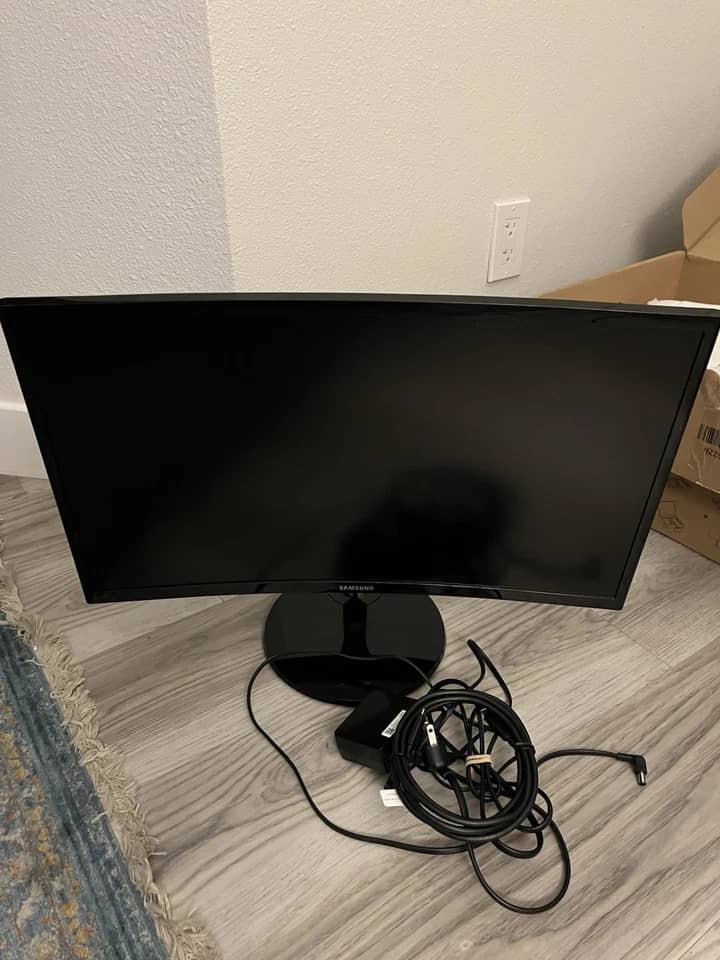 Samsung C24F390 Monitors