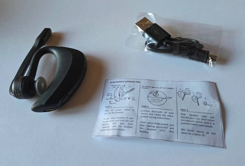 Plantronics Voyager PRO Headphones & Earbuds Black New