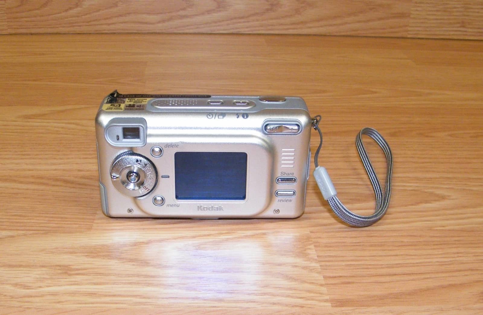 Kodak LS443 Digital Cameras Silver For parts or not working Body Only
