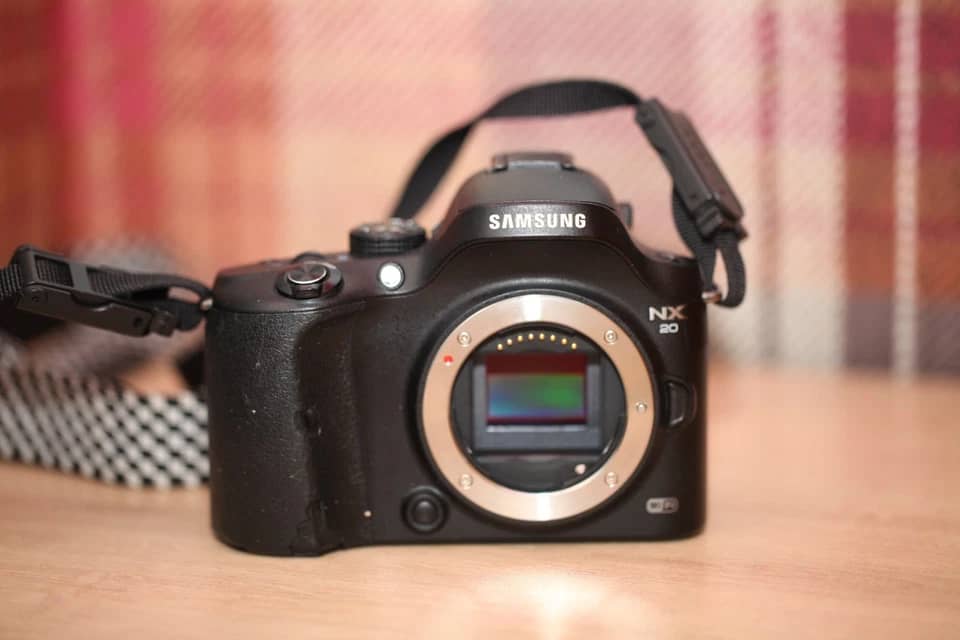Samsung NX20 Digital Cameras Black New Body Only