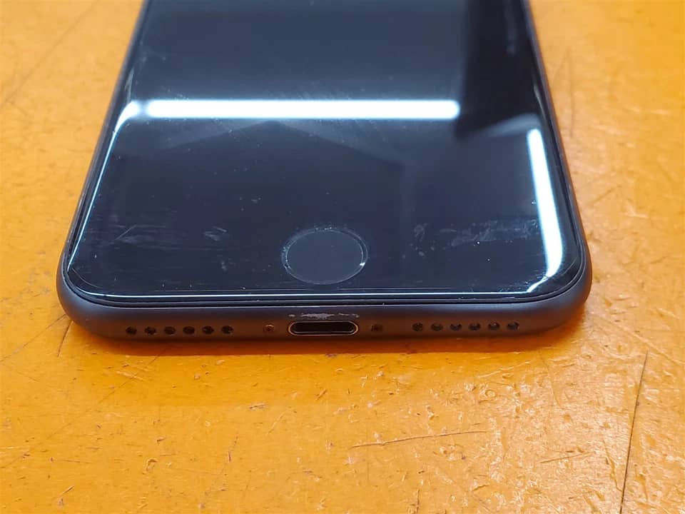 Apple iPhone 8 Cell Phones