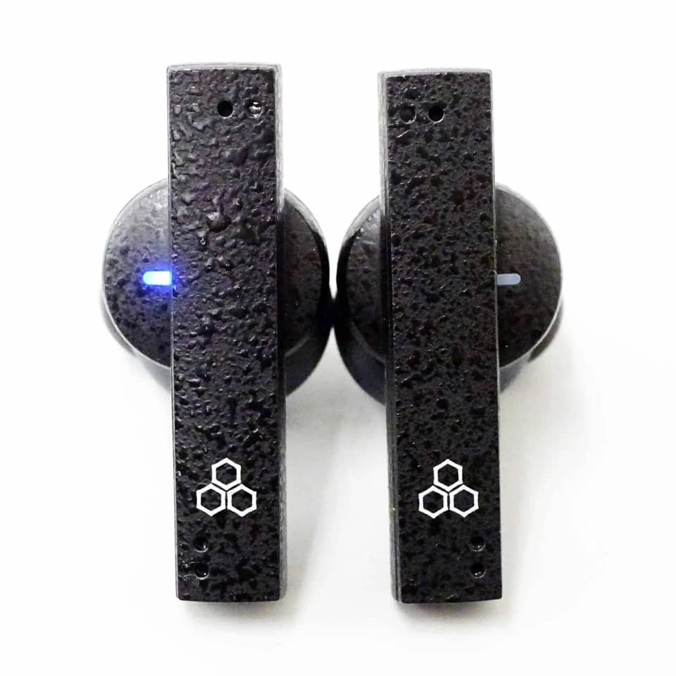 Final ZE8000 Headphones & Earbuds Black New