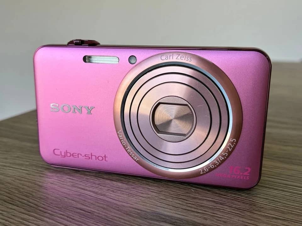 Sony Cyber-shot DSC-WX70 Digital Cameras Silver New Body Only