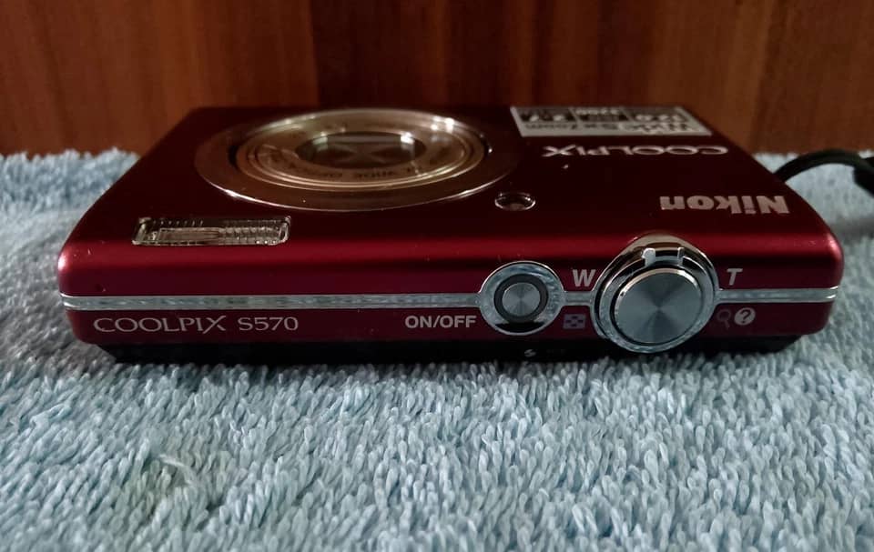 Nikon COOLPIX S570 Digital Cameras Black New Body Only