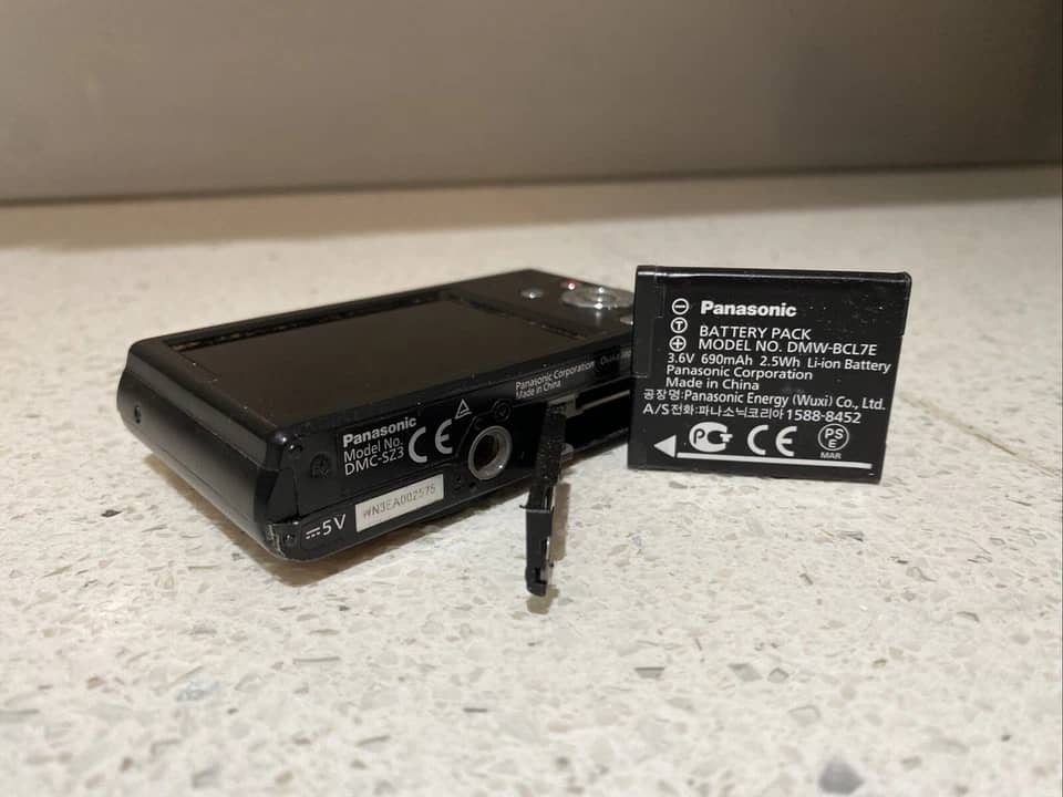 Panasonic DiMAGE Z3 Digital Cameras