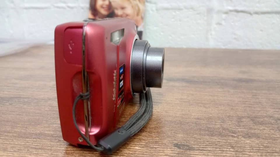 Kodak EasyShare M575 Digital Cameras pink Used - Good Body Only