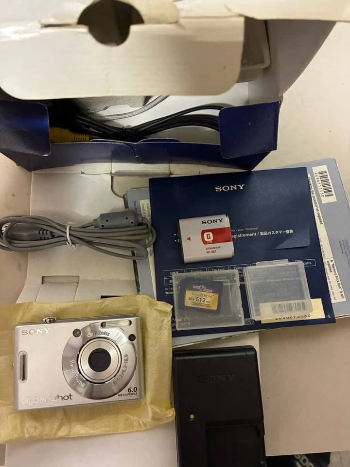 Sony Cyber-shot DSC-W30 Digital Cameras Silver New Body Only