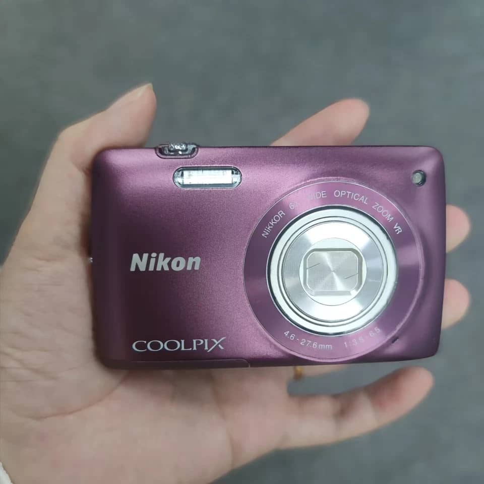 Nikon COOLPIX 4300 Digital Cameras Silver New Body Only