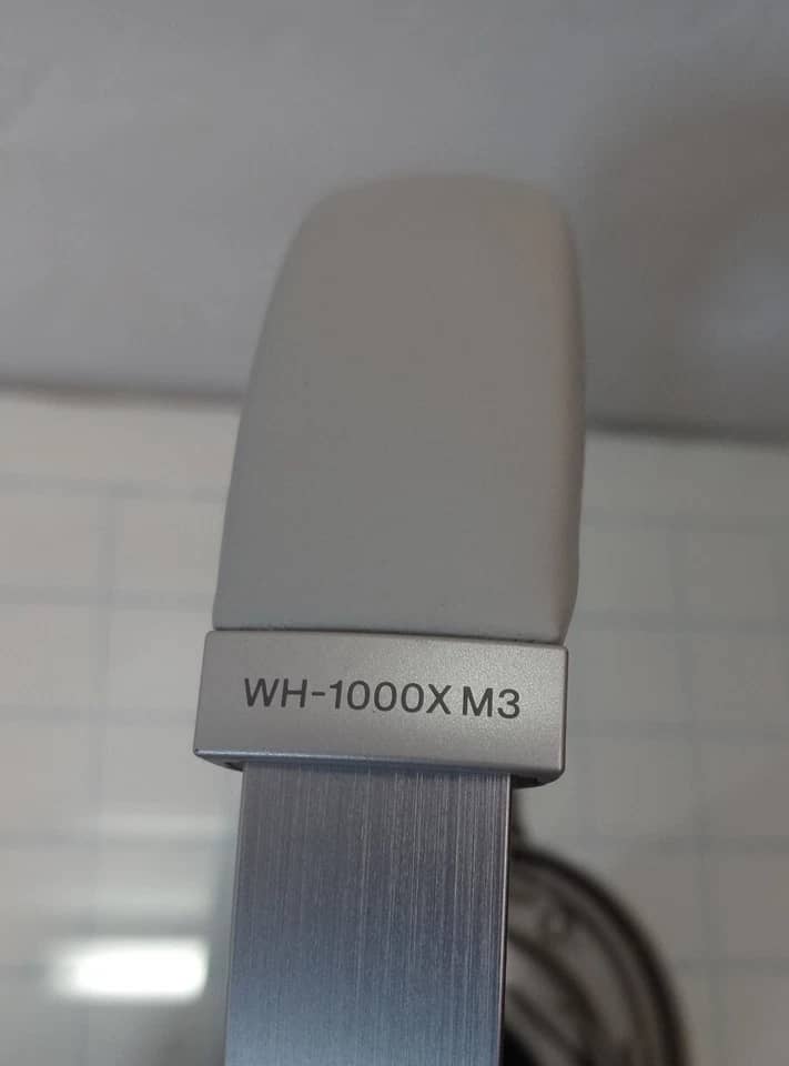 Sony WH-1000XM3 Headphones & Earbuds 