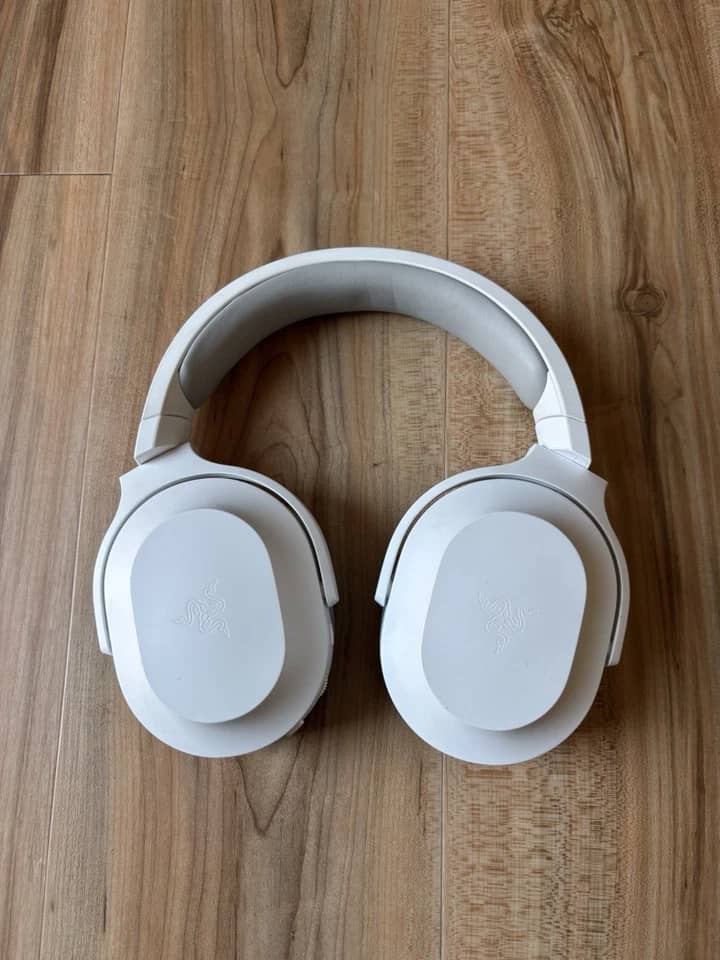 Razer Razer Barracuda Headphones & Earbuds 
