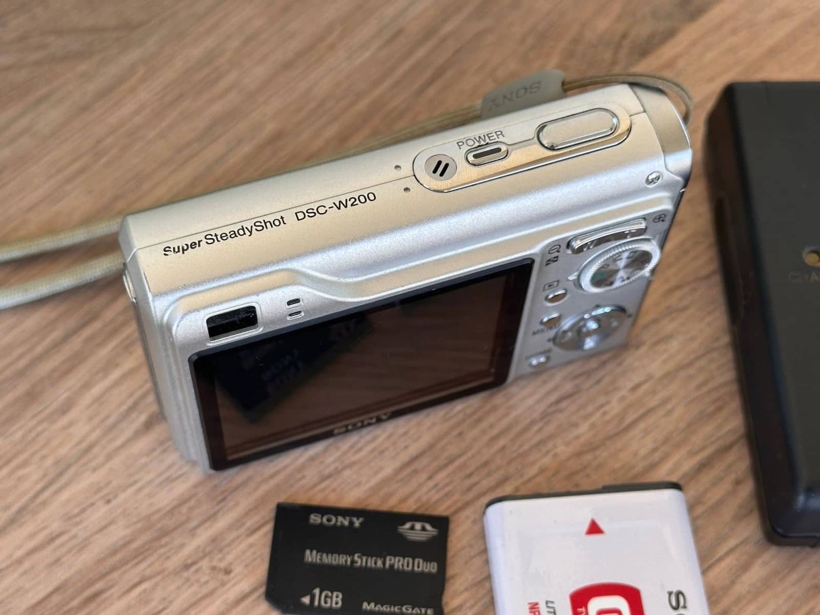 Sony Cyber-shot DSC-W200 Digital Cameras Silver New Body Only