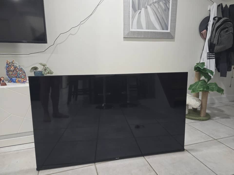 Hisense R6E3 TVs