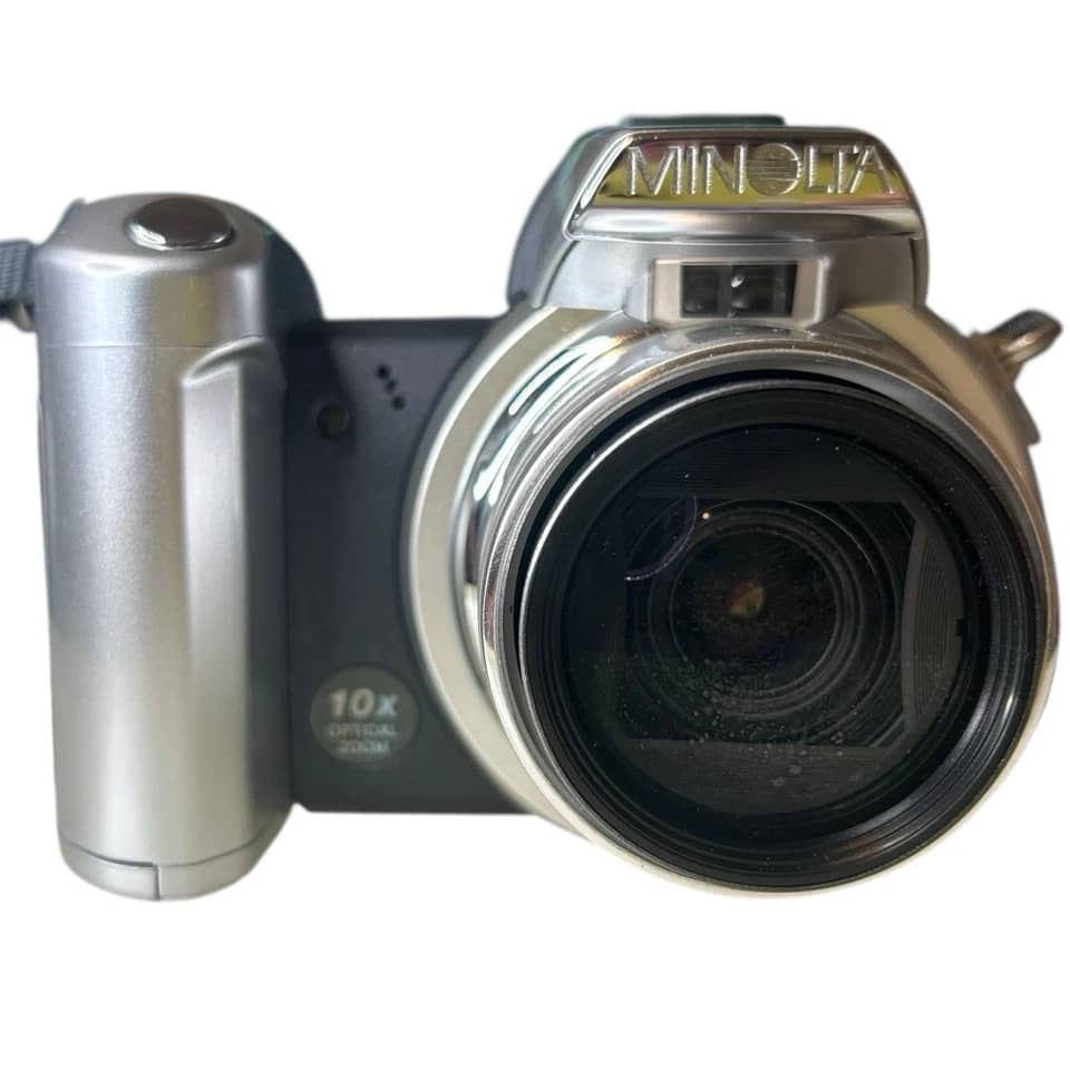 Minolta DiMAGE Z1 Digital Cameras