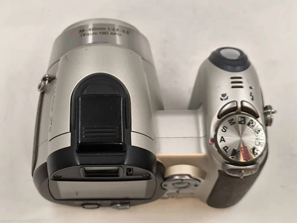Minolta DiMAGE Z5 Digital Cameras