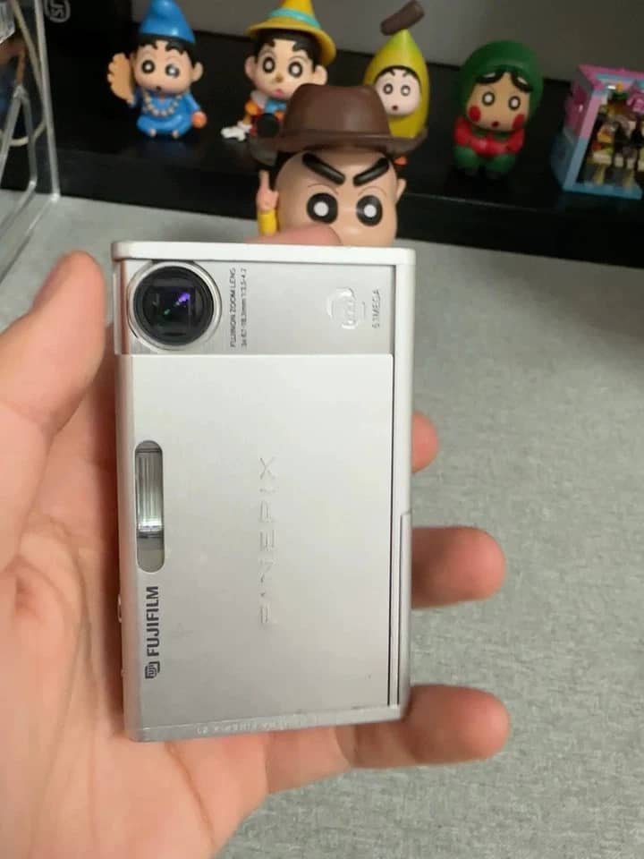 Fujifilm DiMAGE Z1 Digital Cameras